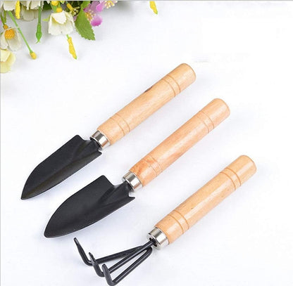 3 قطع من ادوات البستنة الصغيرة، مجرفة بمقبض خشبي صغير، اداة بستنة، مجرفة يدوية للاستخدام في الاماكن المغلقة والبستنة المنزلية الصغيرة والنباتات والزهور